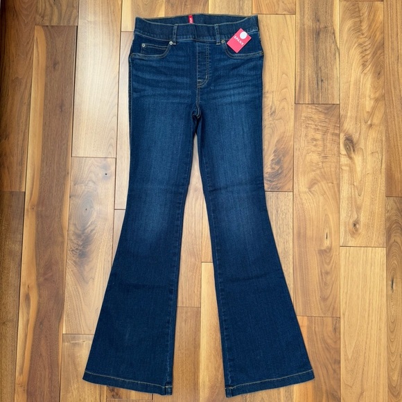 NWT Spanx pull-on flare jeans S petite in midnight shade - Picture 7 of 15